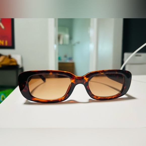Hipster Tortoise Shell Sunnies - Picture 2 of 3